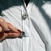 The ShoeLace Brand - Rosi – Pearl Flower Button Charm Silver