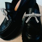 The ShoeLace Brand - White Crystal Glitter Bow – Shoe Charm