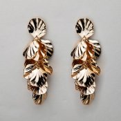 Bow19 Details - Shell Leaf Earrings Gold