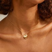 Pilgrim Jewellery - SOPHIA Halsband med Hjärthänge Guldpläterat