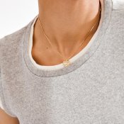 Pilgrim Jewellery - IRIS Halsband med Hjärthänge Guldpläterat