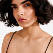 Pilgrim Jewellery - IRIS Halsband med Hjärthänge Silverpläterat