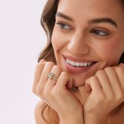 By Jolima - Knot Crystal Ring Gold
