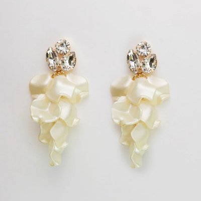 Bow19 Details - Leaf Stone Earrings Offwhite