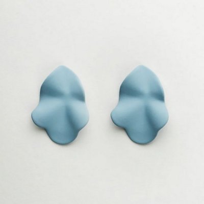 Bow19 Details - Lip Earrings Small Light Blue