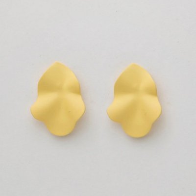 Bow19 Details - Lip Earrings Small Light Yellow