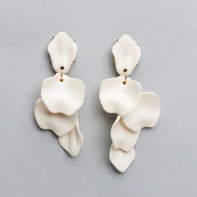 BOW19 Details - Leaf Earrings White Mat